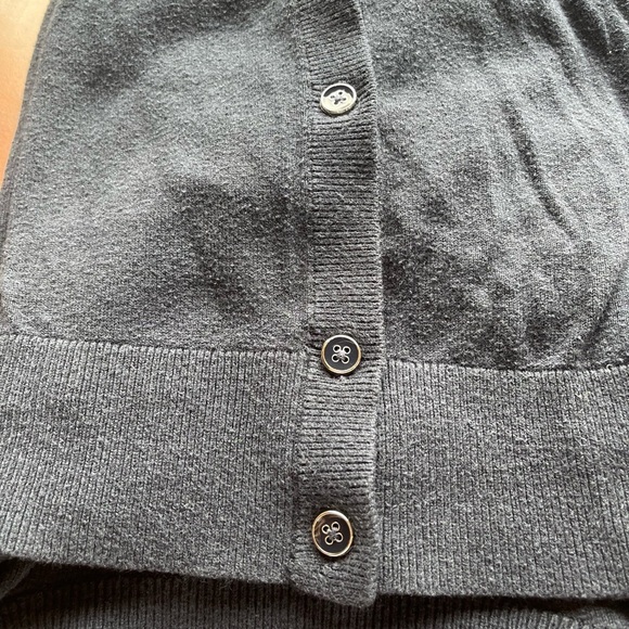 Banana Republic, Sweater‎ Women's size S Navy 3/4 Sleeve Cardigan with some wear - Picture 8 of 13